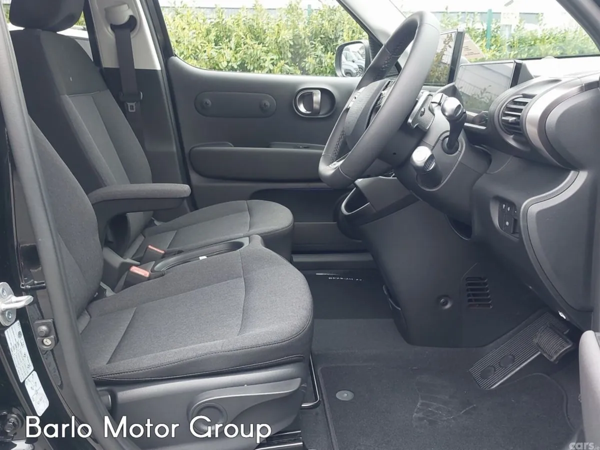 Hyundai INSTER MPV, Electric, 2026, Black