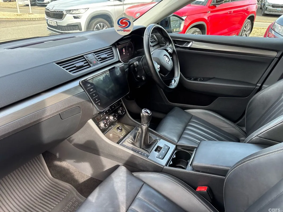 Skoda Superb Saloon, Diesel, 2023, Blue