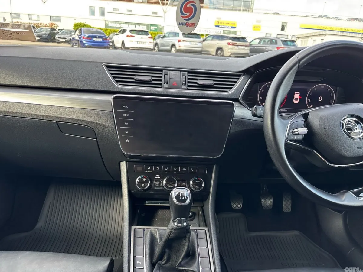 Skoda Superb Saloon, Diesel, 2023, Blue