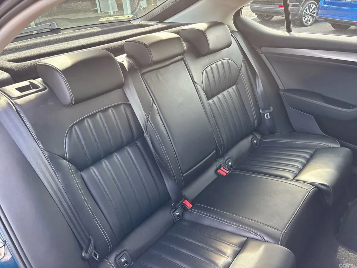 Skoda Superb Saloon, Diesel, 2023, Blue