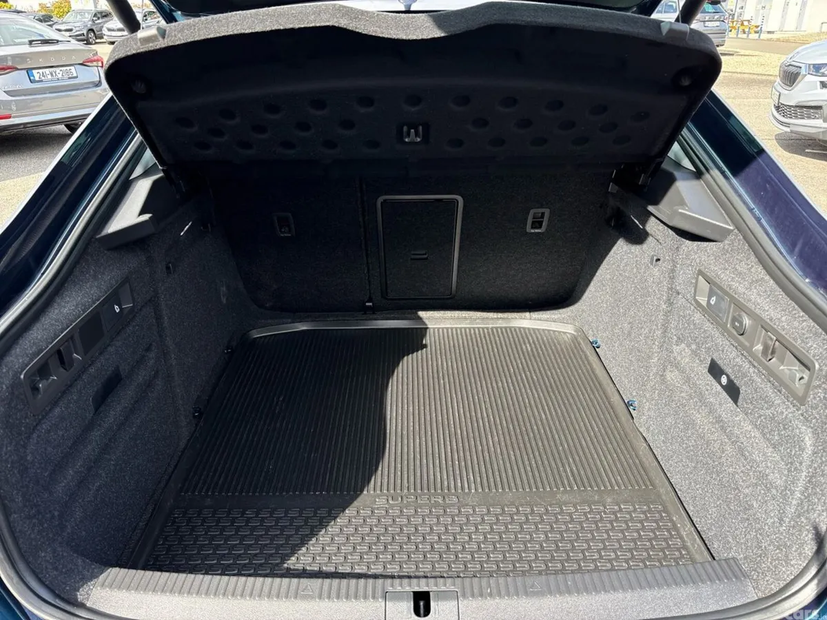 Skoda Superb Saloon, Diesel, 2024, Blue