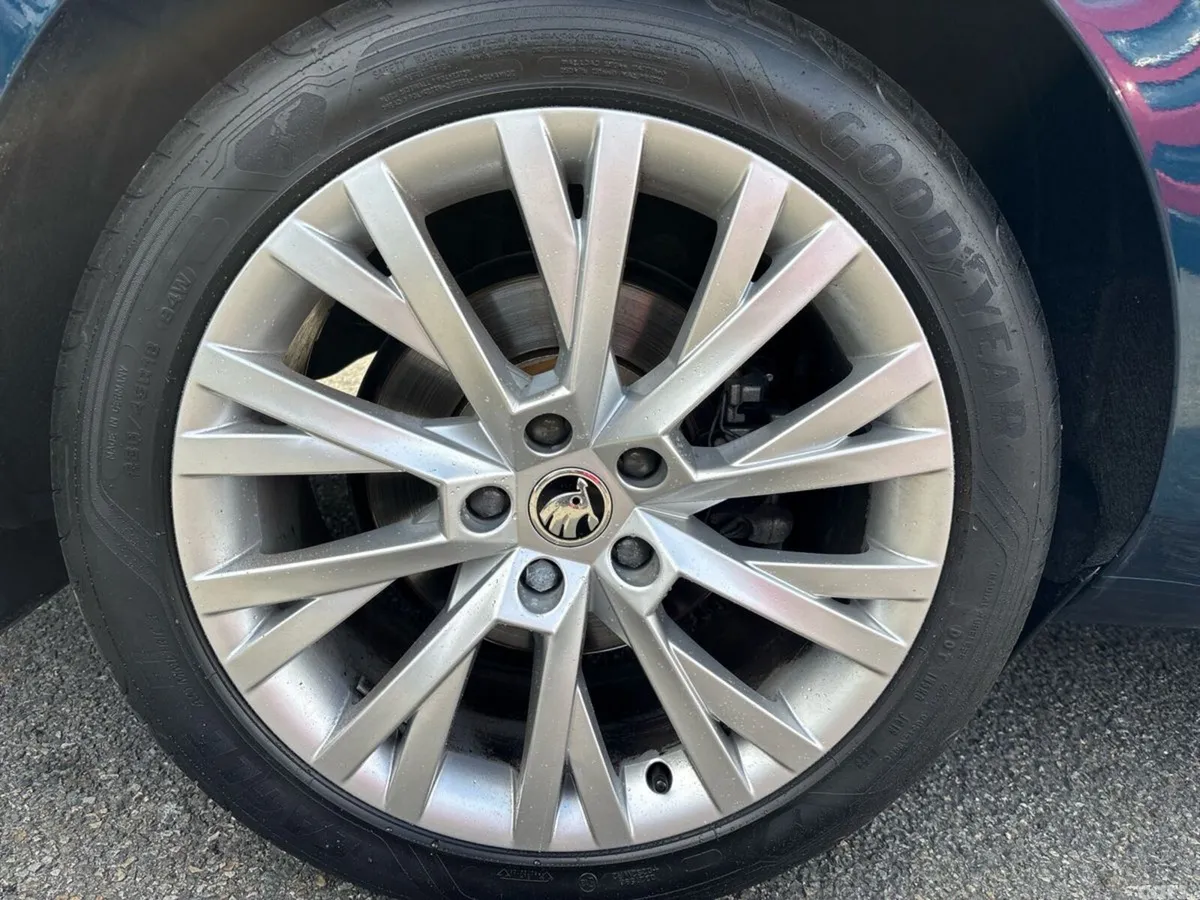 Skoda Superb Saloon, Diesel, 2024, Blue