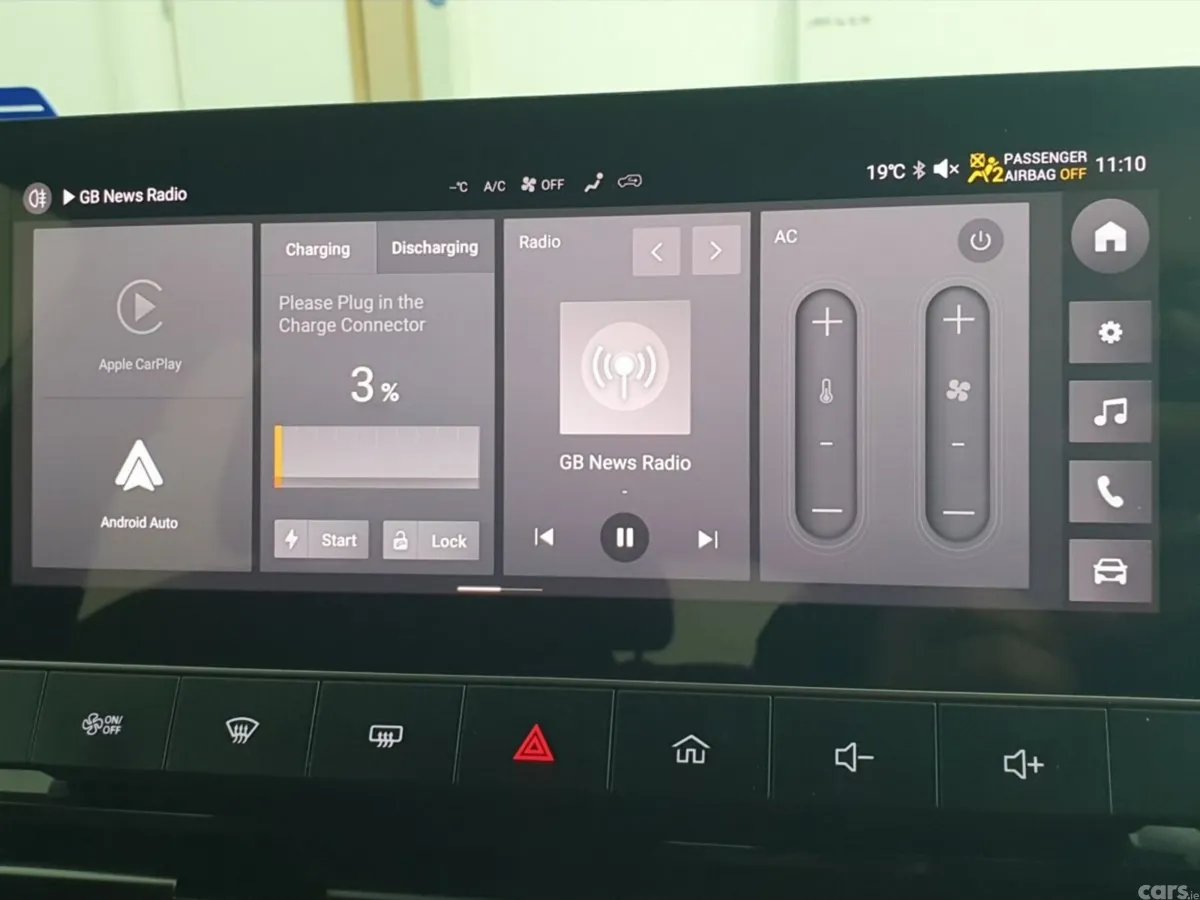 MG MG4 Hatchback, Electric, 2023, White