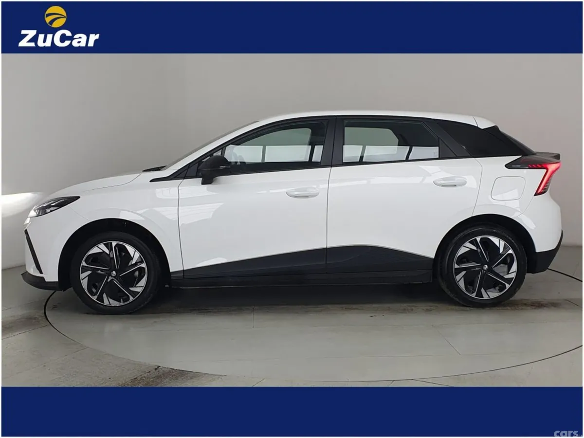 MG MG4 Hatchback, Electric, 2023, White