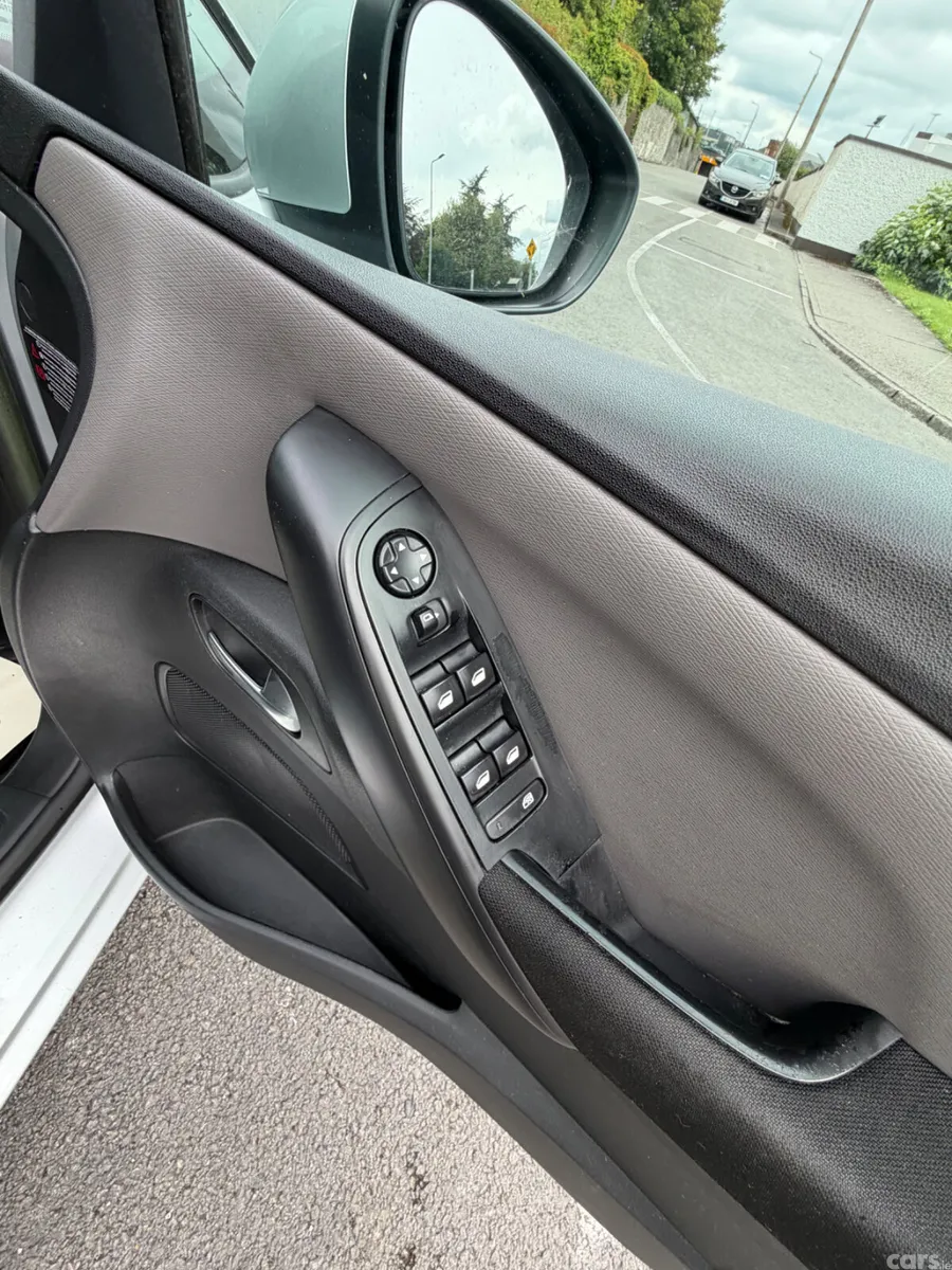 Citroen C4 Hatchback, Diesel, 2014, Silver