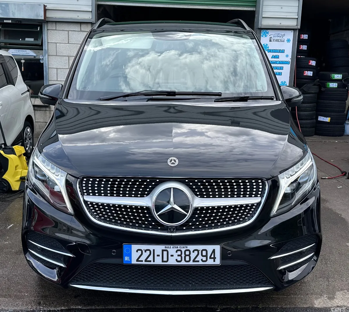 Mercedes-Benz V-Class MPV, Diesel, 2022, Black