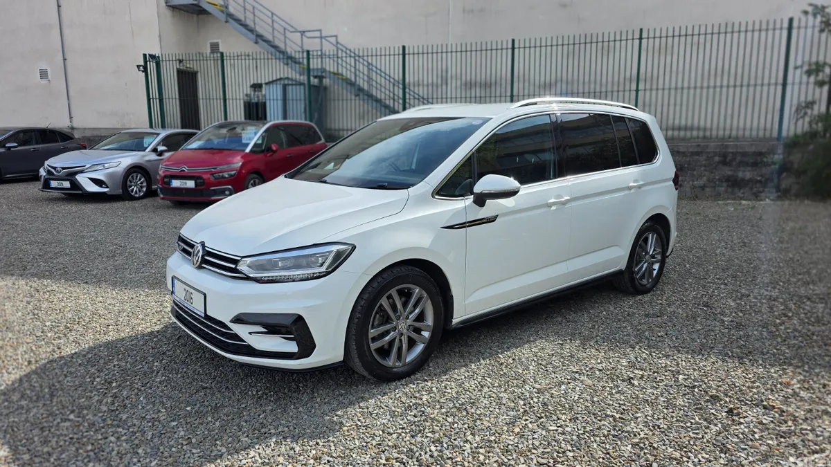 Volkswagen Touran MPV, Petrol, 2016, White