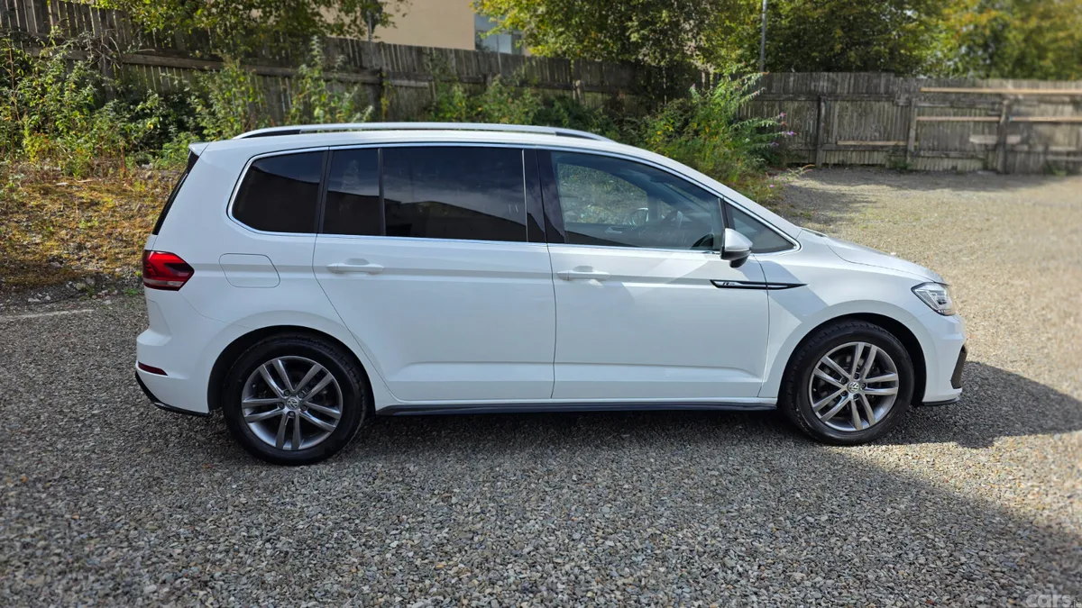 Volkswagen Touran MPV, Petrol, 2016, White