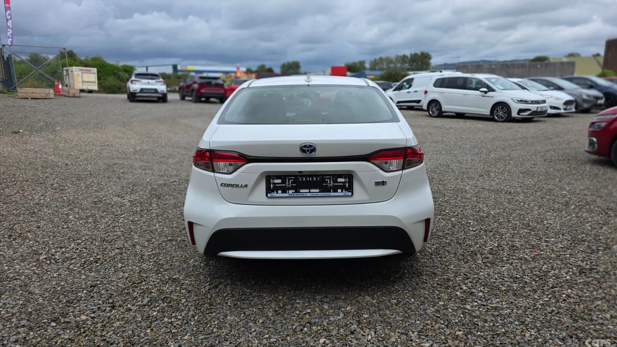 Toyota Corolla Saloon, Petrol Hybrid, 2020, White