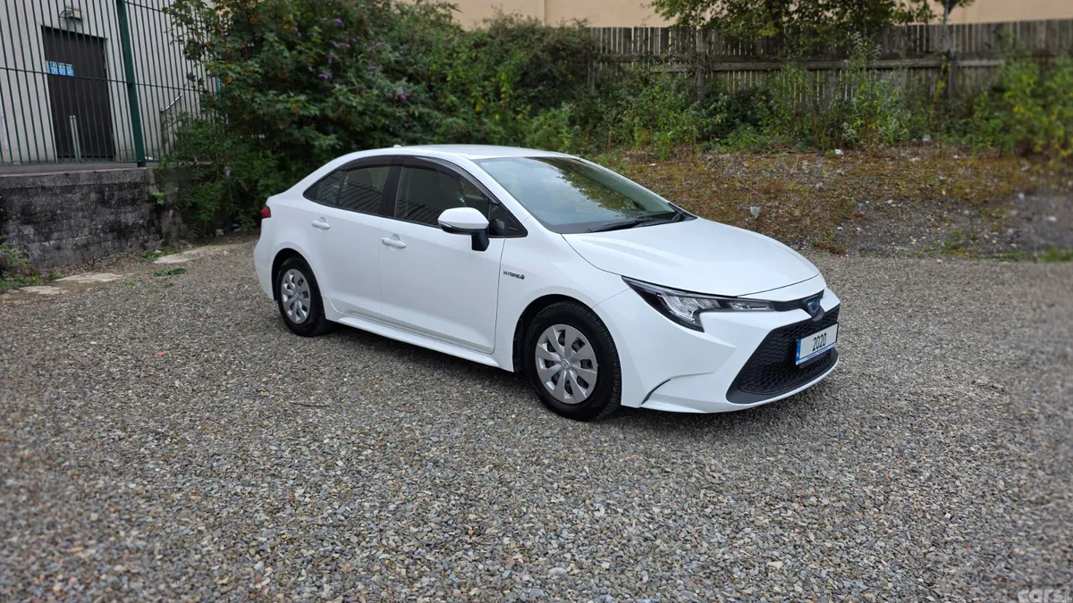 Toyota Corolla Saloon, Petrol Hybrid, 2020, White