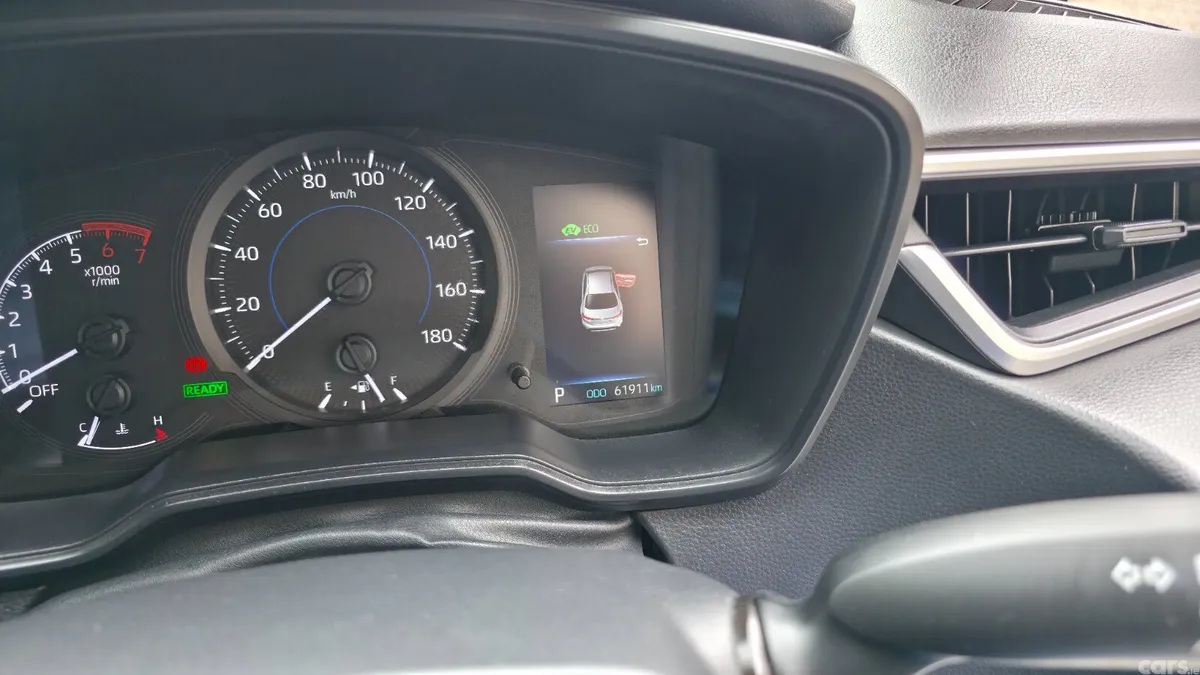 Toyota Corolla Saloon, Petrol Hybrid, 2020, White