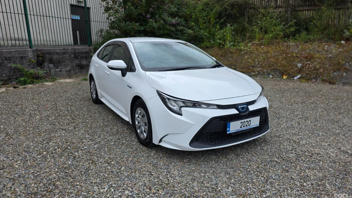 Toyota Corolla Saloon, Petrol Hybrid, 2020, White