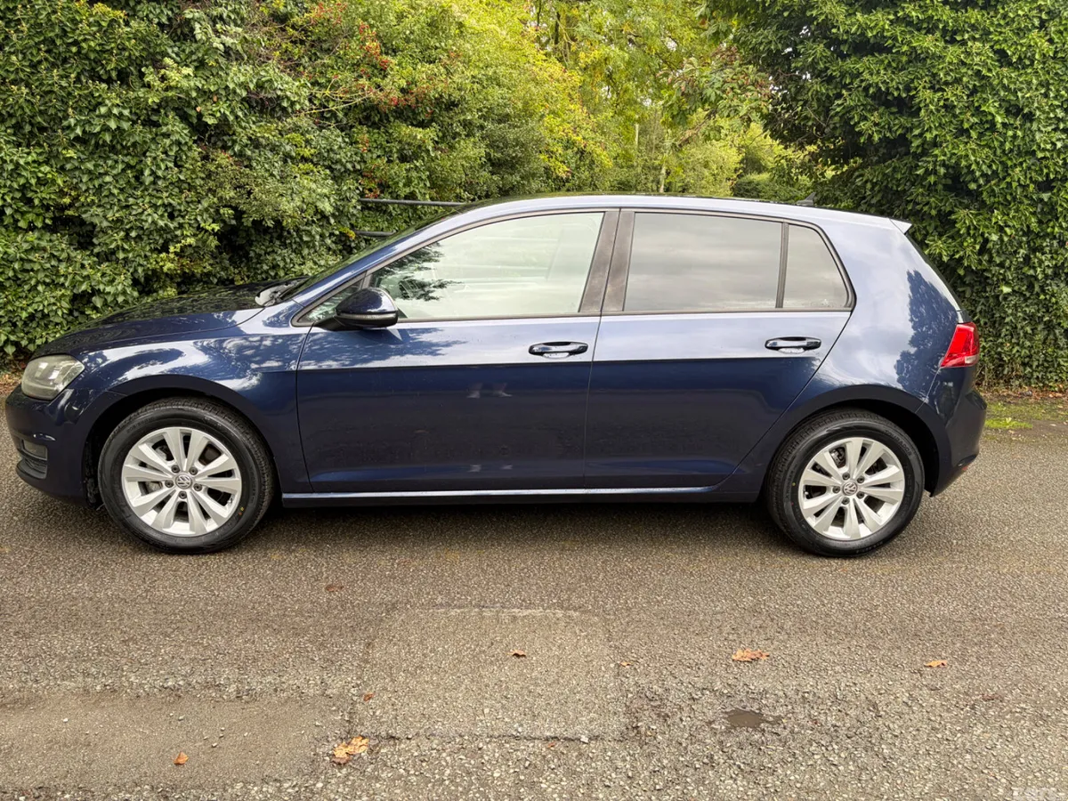 Volkswagen Golf Hatchback, Petrol, 2015, Red