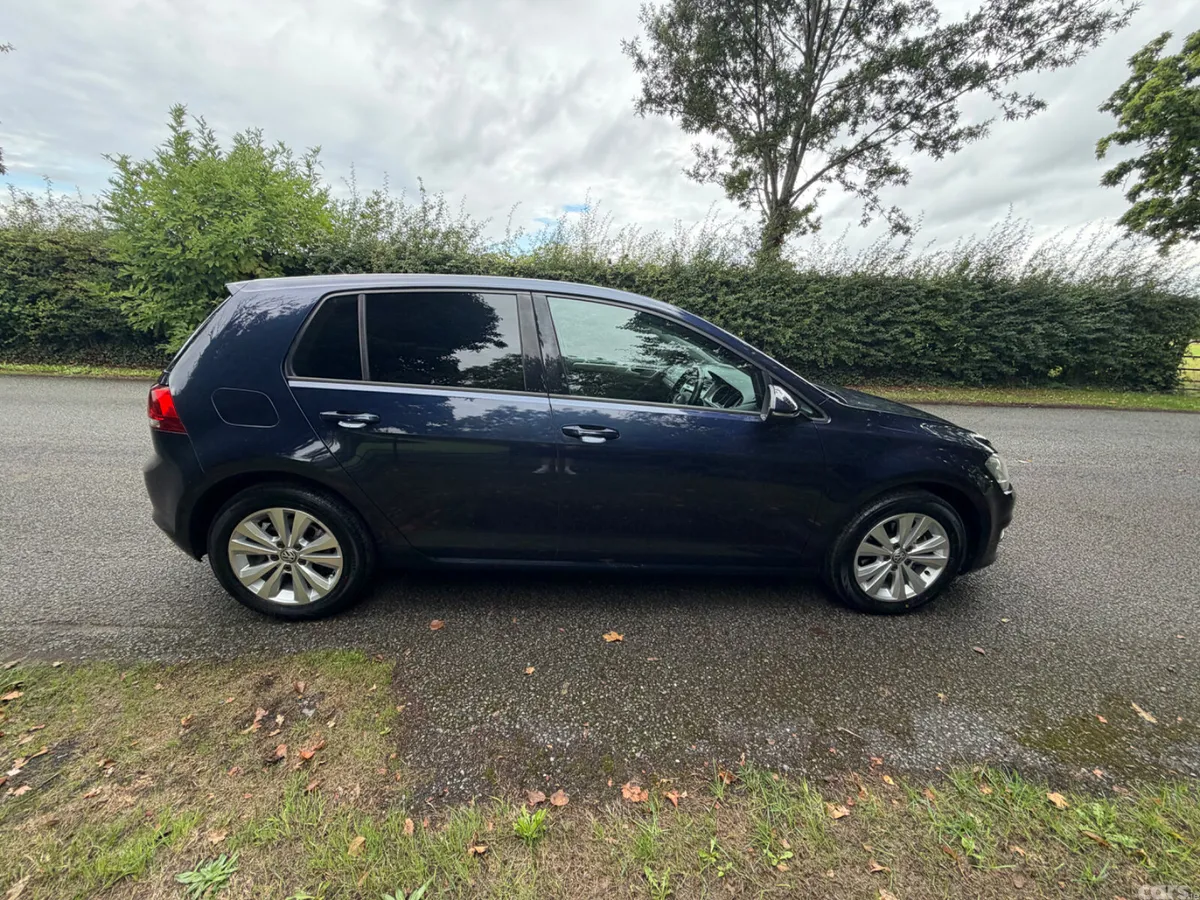 Volkswagen Golf Hatchback, Petrol, 2015, Red