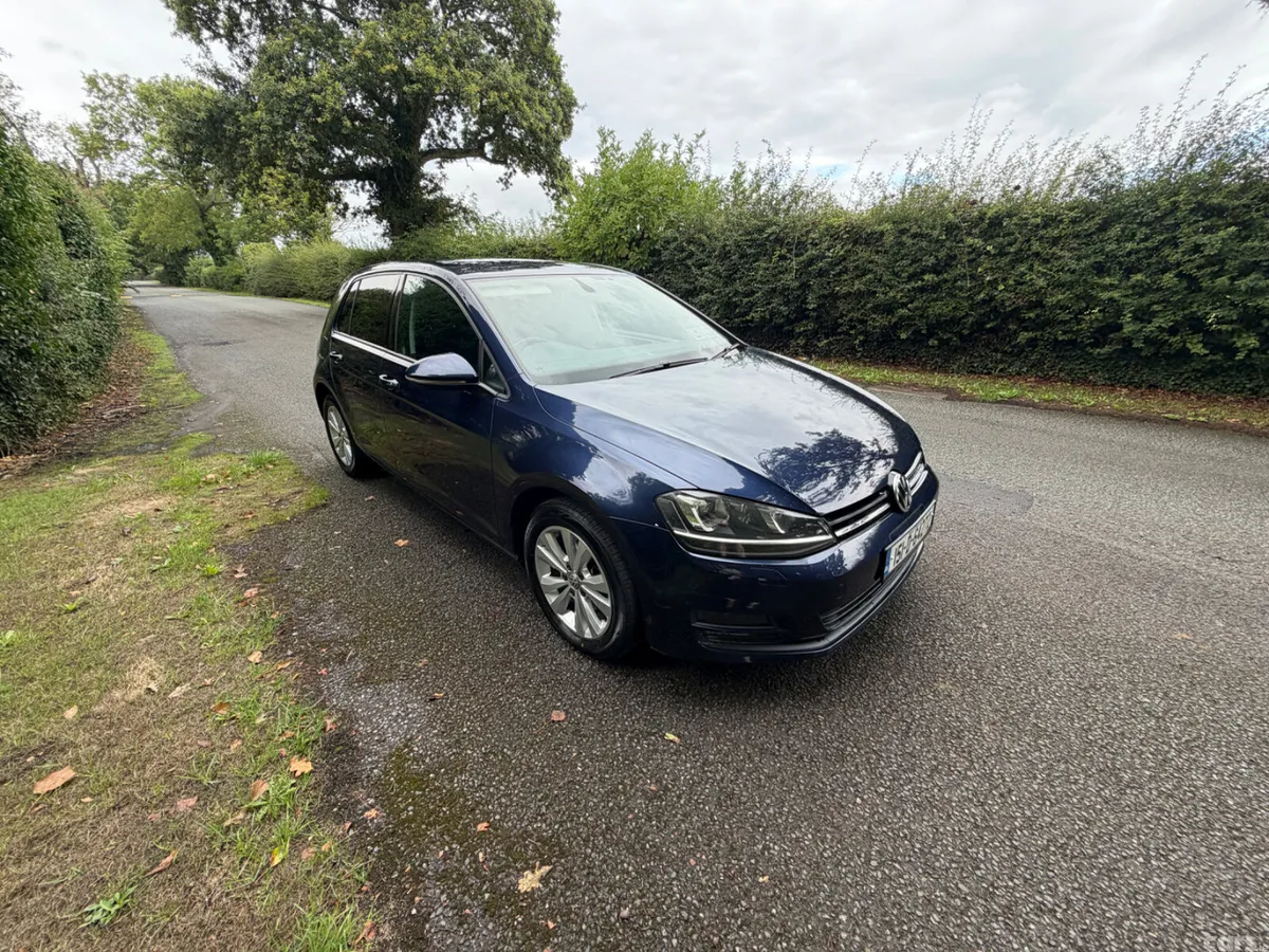 Volkswagen Golf Hatchback, Petrol, 2015, Red