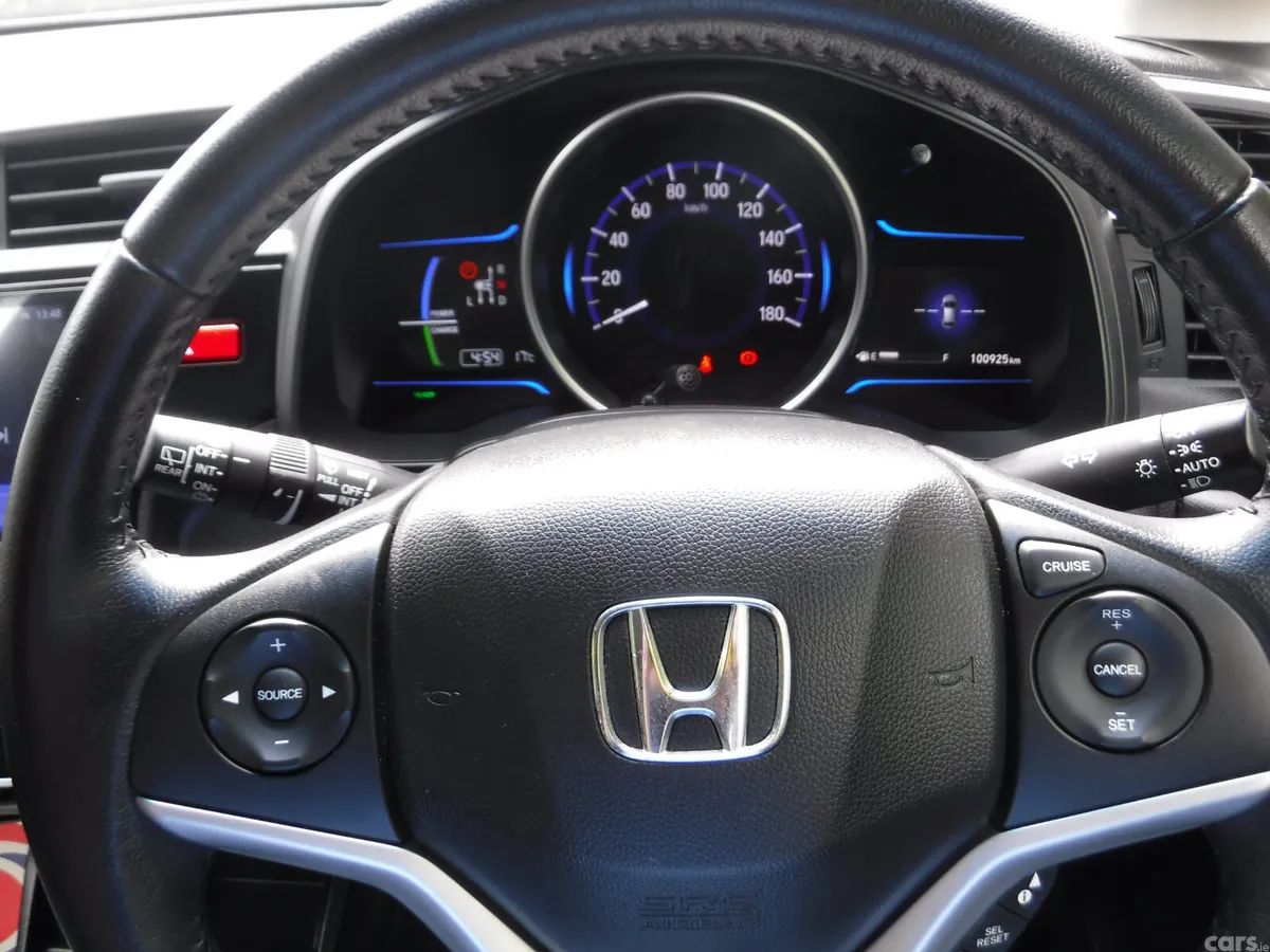 Honda Fit Hatchback, Petrol Hybrid, 2015, White