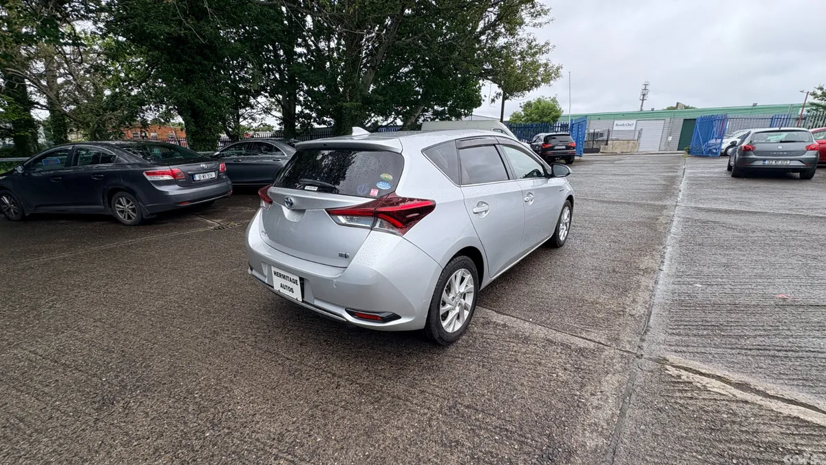 Toyota Auris Hatchback, Petrol Hybrid, 2016, Silver