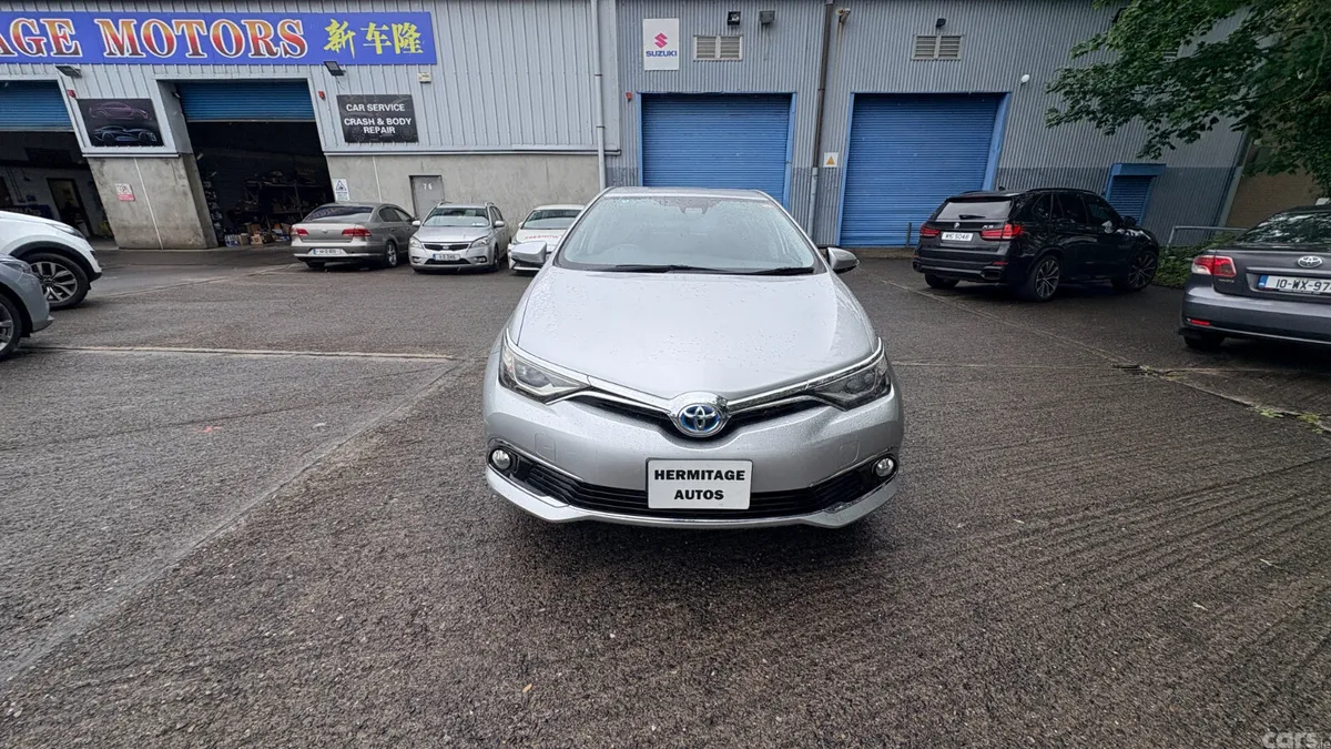 Toyota Auris Hatchback, Petrol Hybrid, 2016, Silver