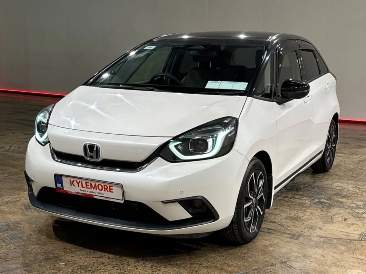 Honda Fit Hatchback, Petrol Hybrid, 2021, White