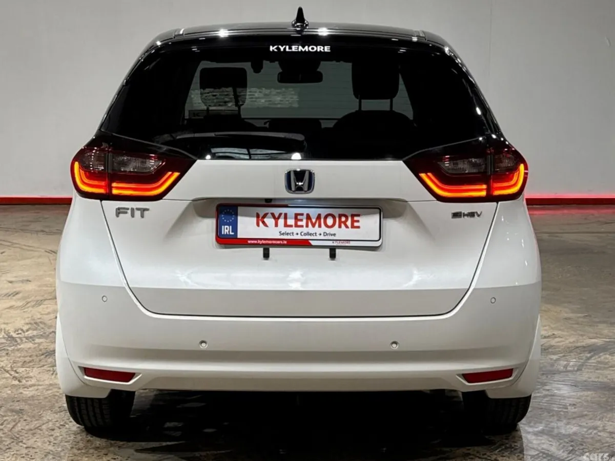 Honda Fit Hatchback, Petrol Hybrid, 2021, White