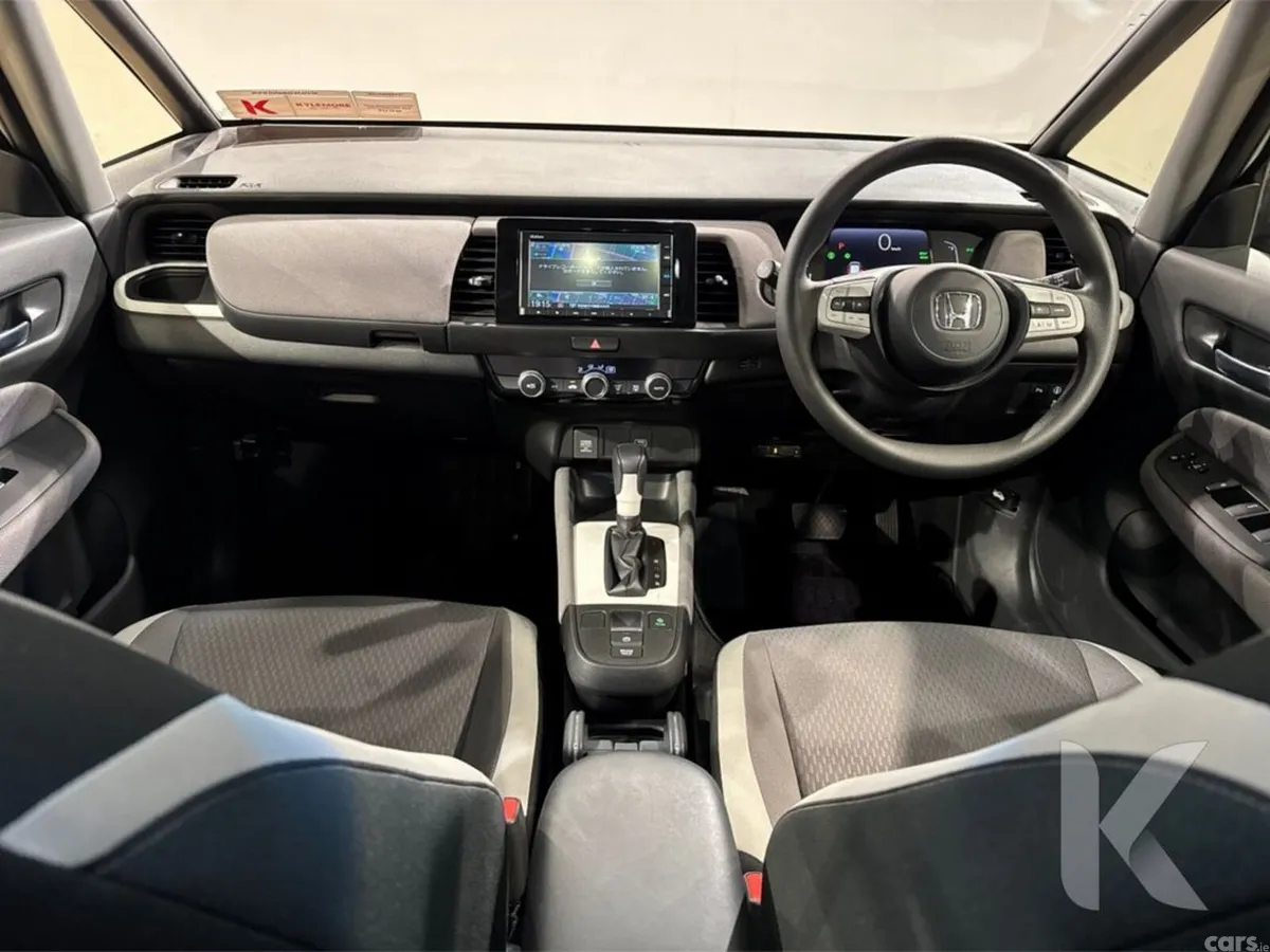 Honda Fit Hatchback, Petrol Hybrid, 2021, White