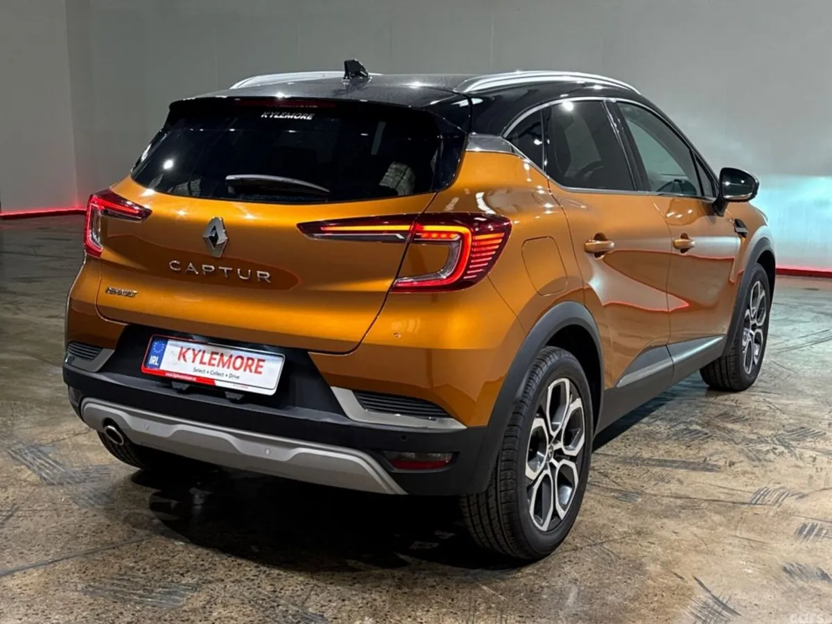 Renault Captur Hatchback, Petrol, 2021, Orange