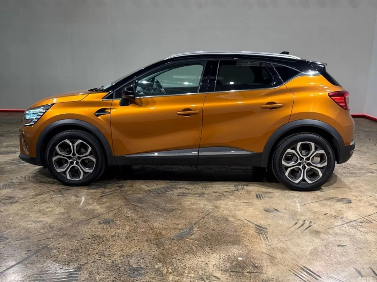 Renault Captur Hatchback, Petrol, 2021, Orange
