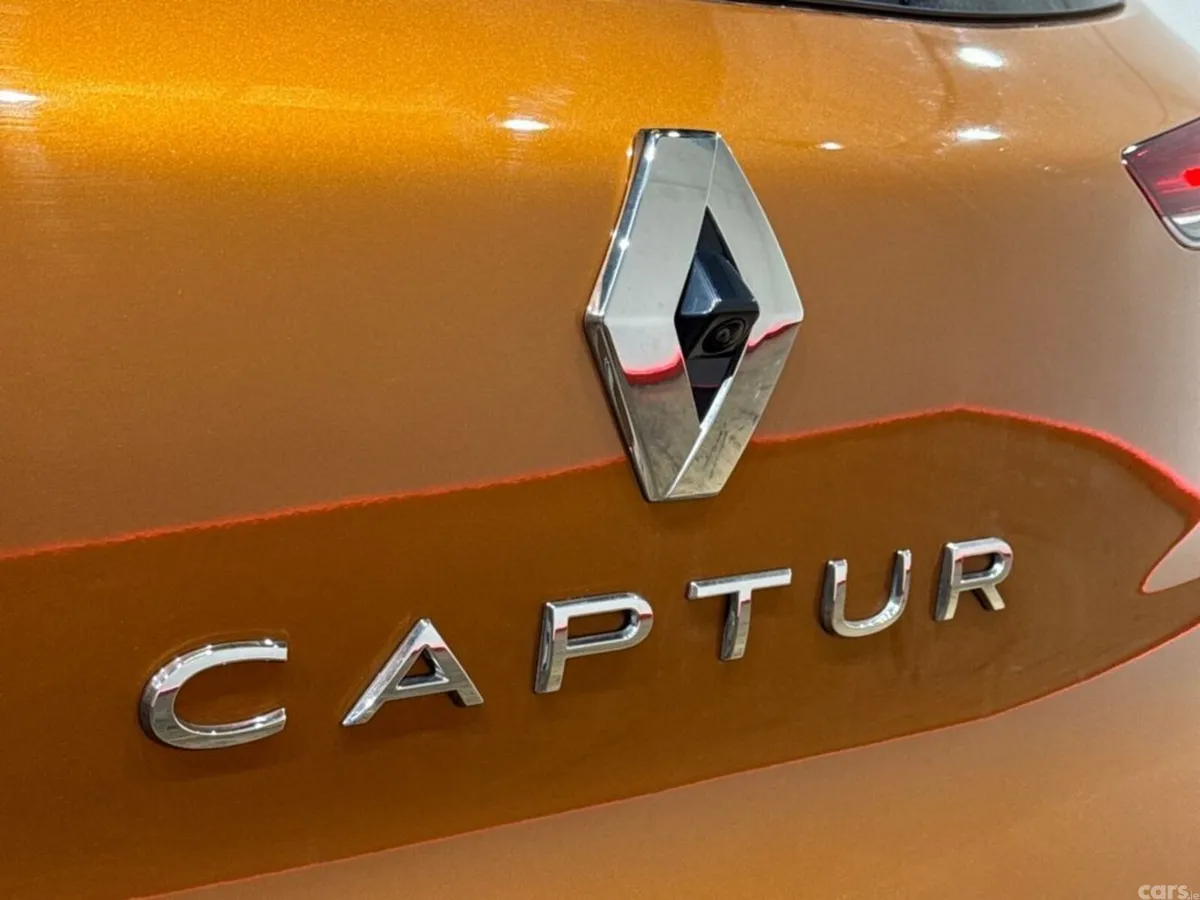 Renault Captur Hatchback, Petrol, 2021, Orange