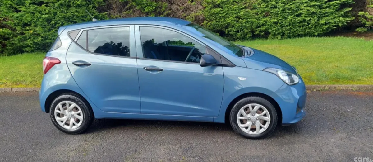 Hyundai i10 Hatchback, Petrol, 2018, Blue
