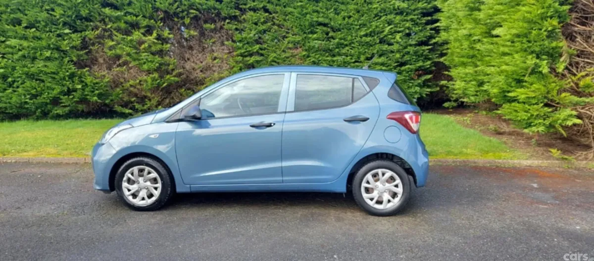 Hyundai i10 Hatchback, Petrol, 2018, Blue