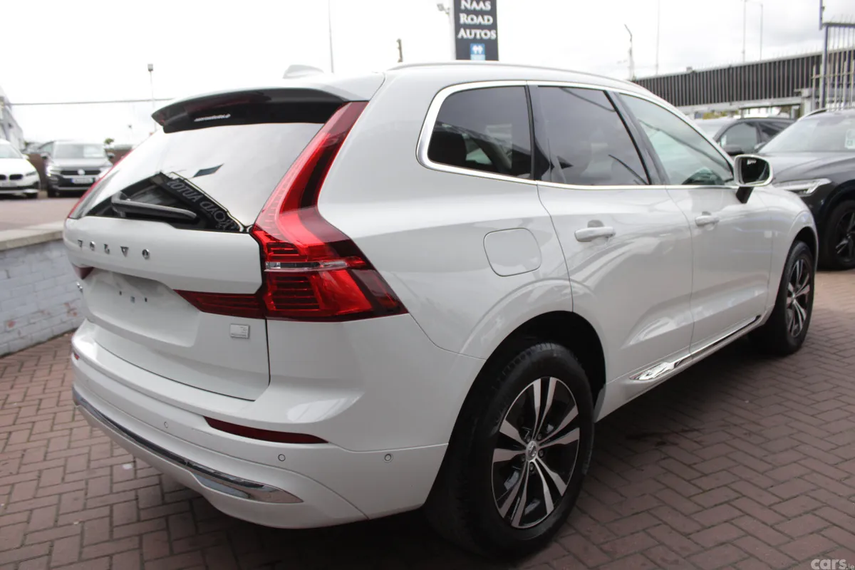 Volvo XC60 MPV, Petrol Plug-in Hybrid, 2022, White