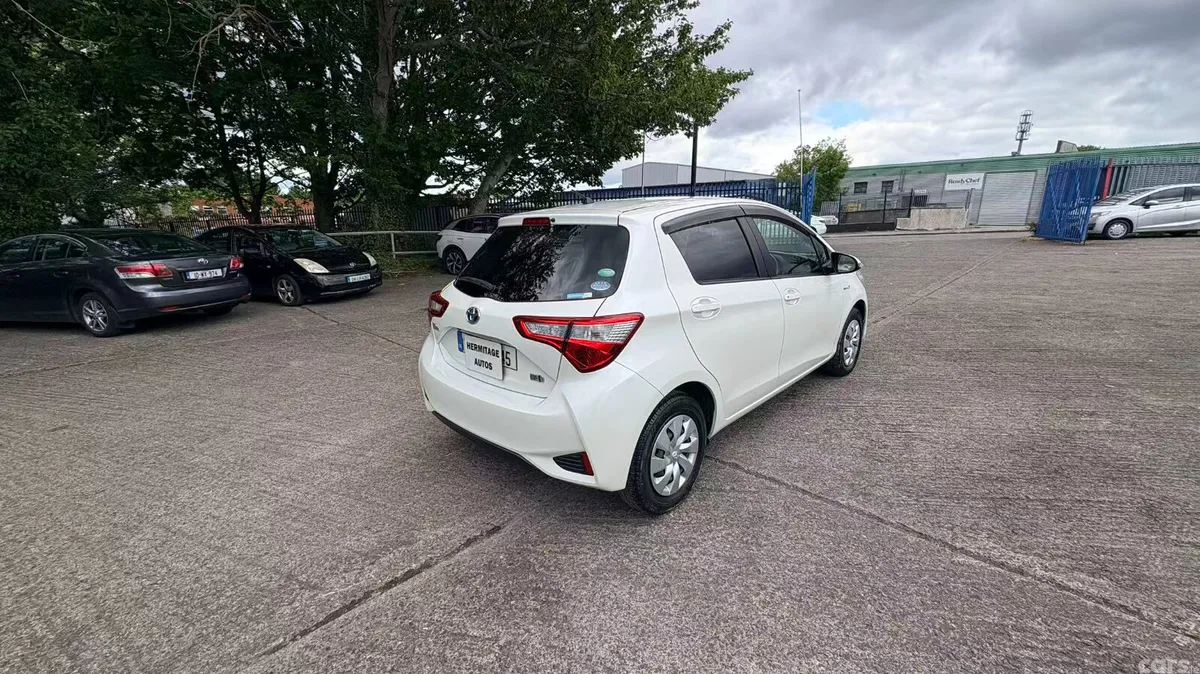 Toyota Vitz Hatchback, Petrol Hybrid, 2017, White