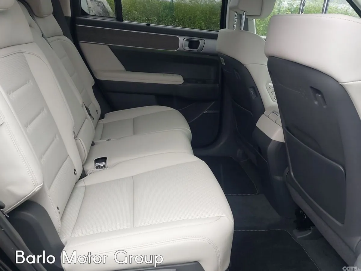 Hyundai Santa Fe SUV, Petrol Plug-in Hybrid, 2026, Black