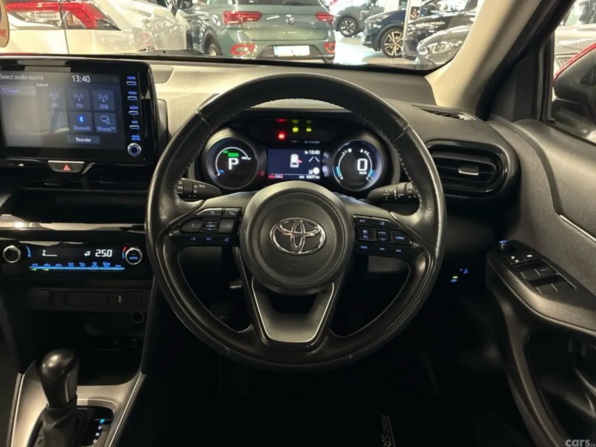 Toyota Yaris Cross Hatchback, Petrol Hybrid, 2023, Red