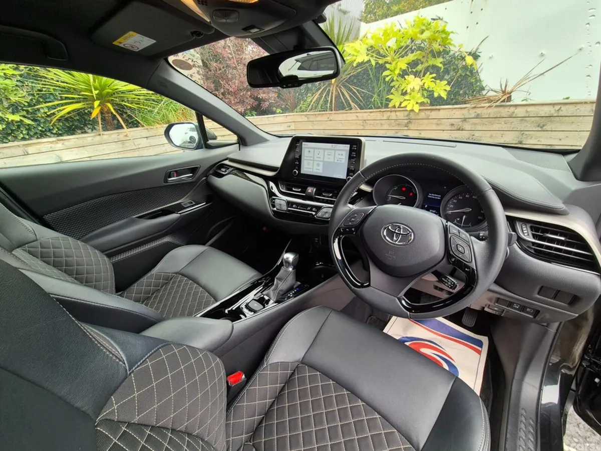 Toyota C-HR SUV, Petrol Hybrid, 2023, Black