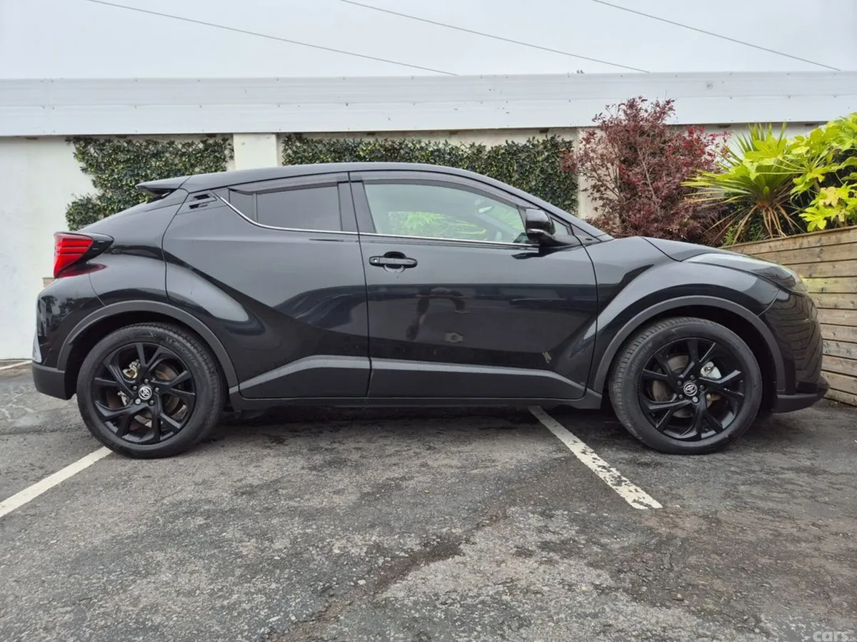 Toyota C-HR SUV, Petrol Hybrid, 2023, Black
