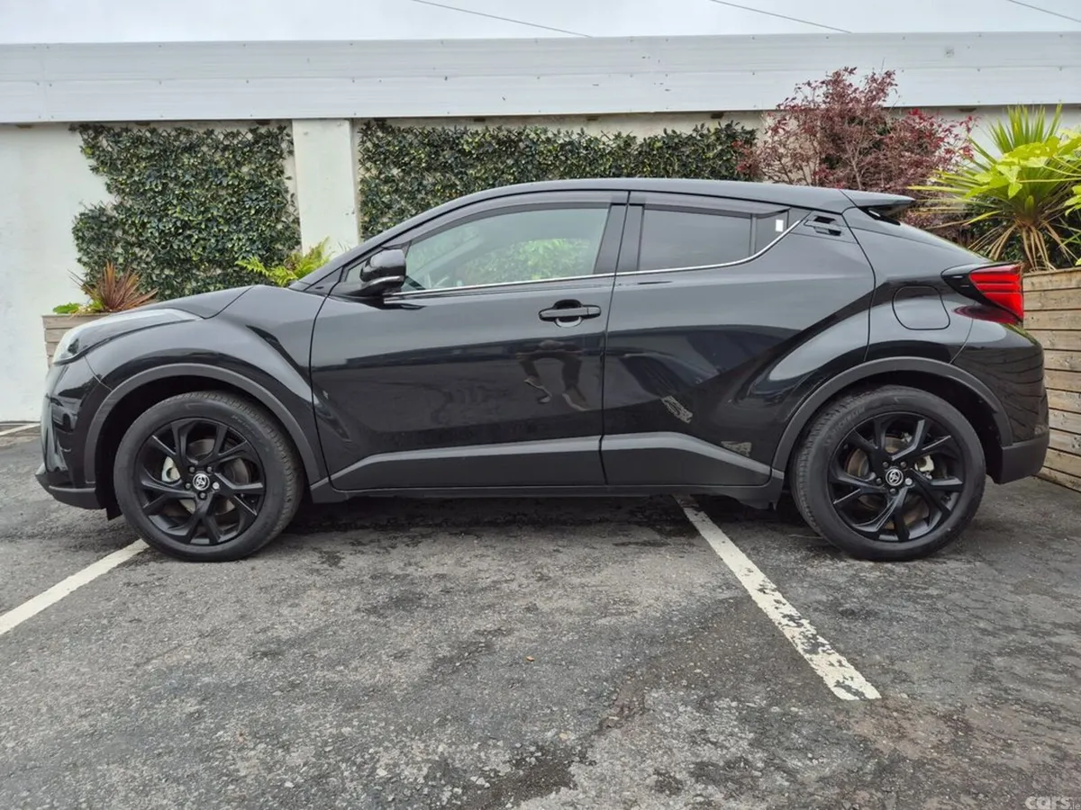 Toyota C-HR SUV, Petrol Hybrid, 2023, Black