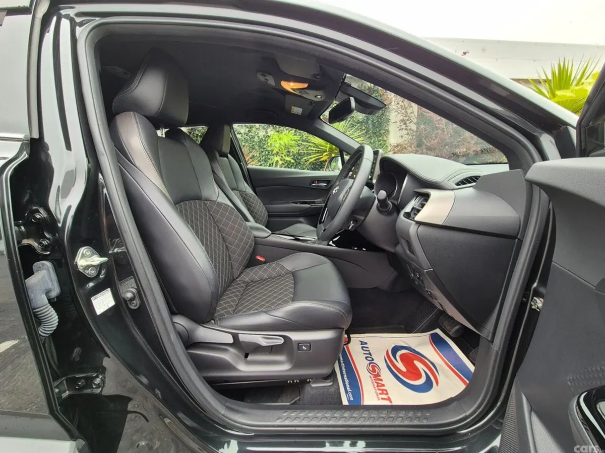 Toyota C-HR SUV, Petrol Hybrid, 2023, Black