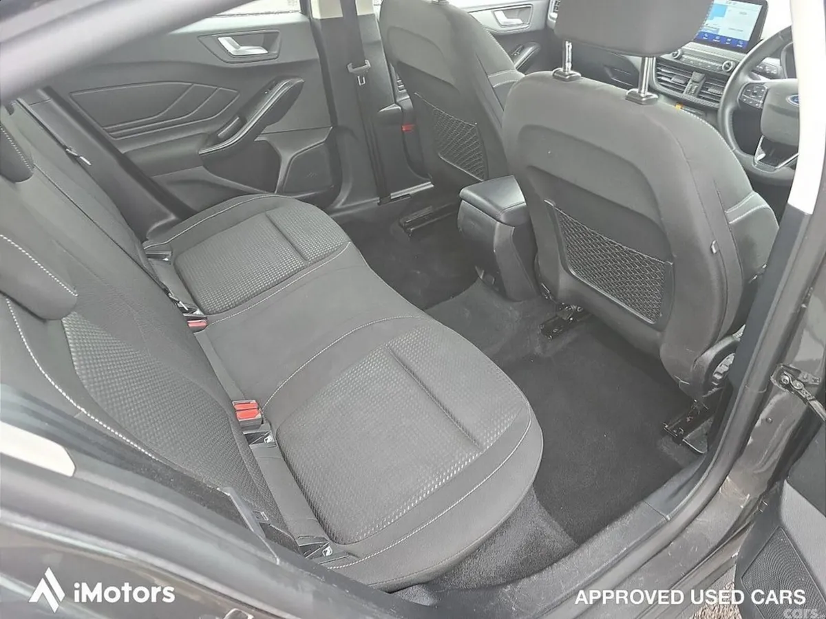 Ford Focus Hatchback, Diesel, 2022, Grey