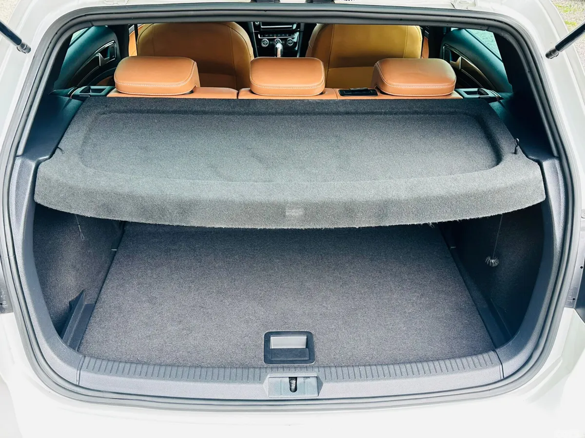 Volkswagen Golf Hatchback, Petrol, 2015, White