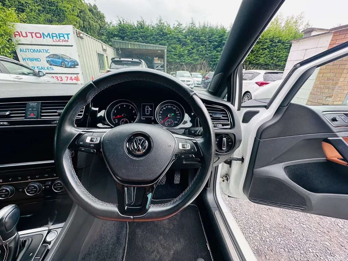 Volkswagen Golf Hatchback, Petrol, 2015, White