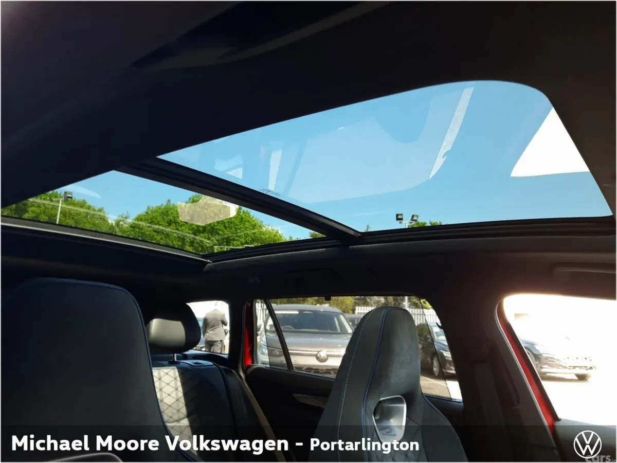 Volkswagen Passat Estate, Diesel, 2027, Red