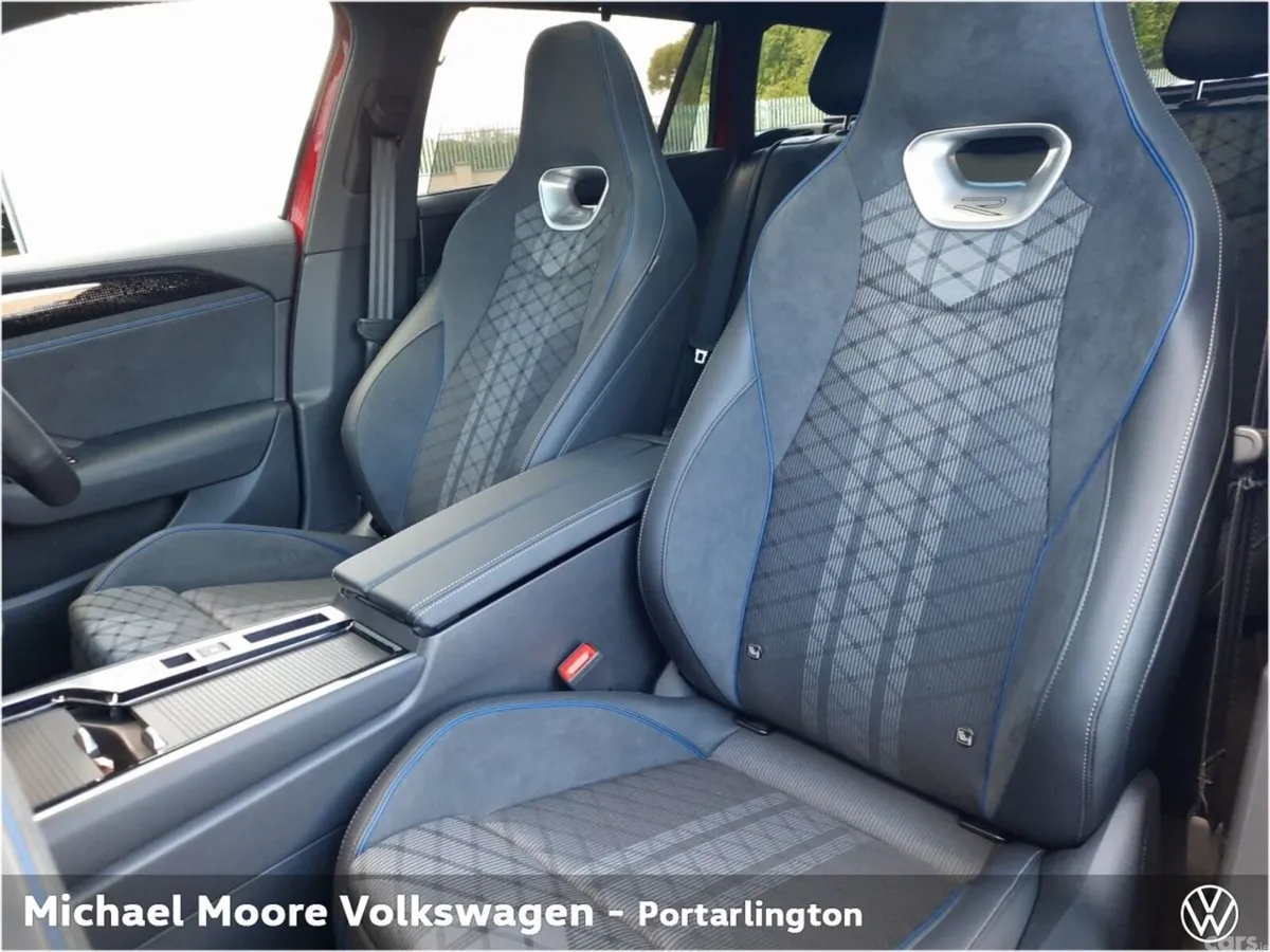 Volkswagen Passat Estate, Diesel, 2027, Red