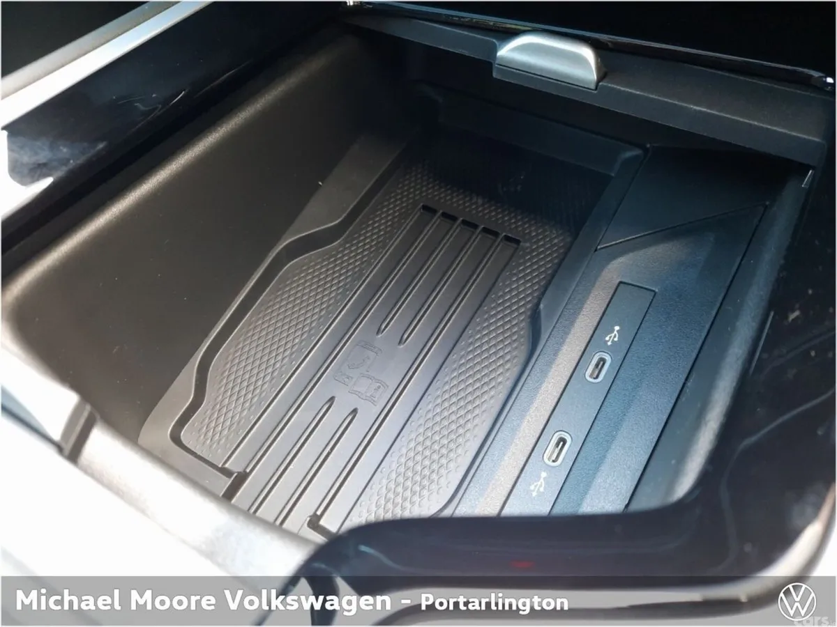 Volkswagen Passat Estate, Diesel, 2027, Red