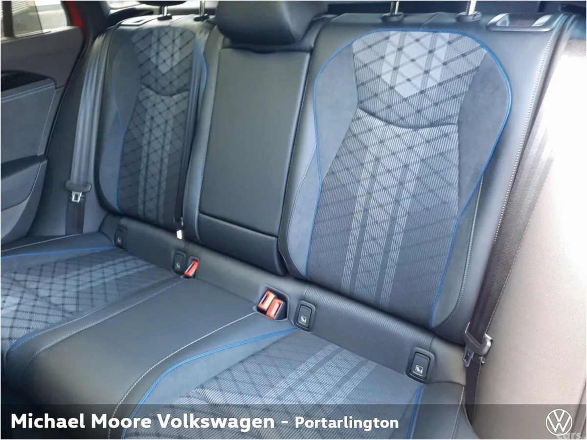 Volkswagen Passat Estate, Diesel, 2027, Red