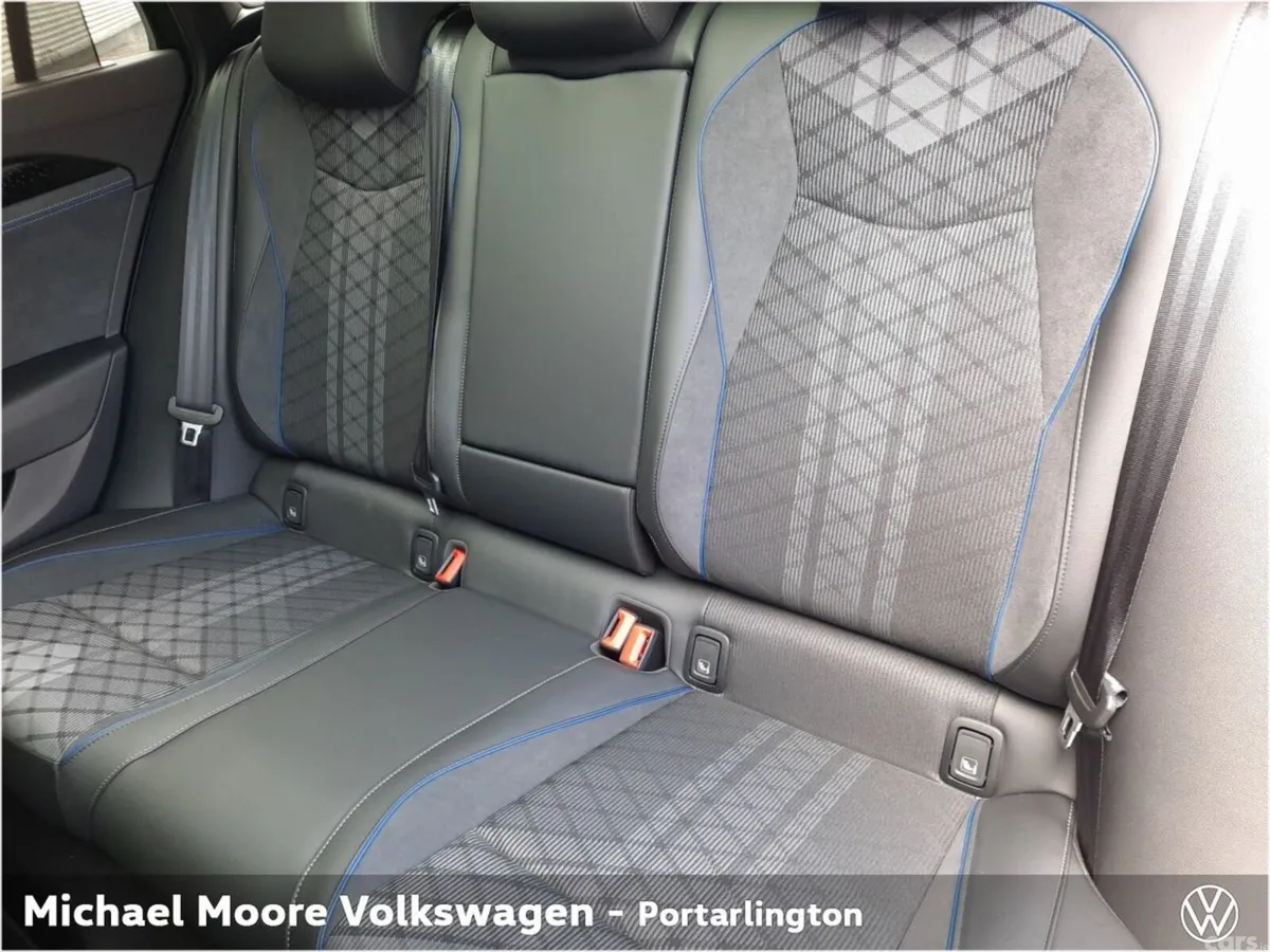 Volkswagen Passat Estate, Diesel, 2026, Black