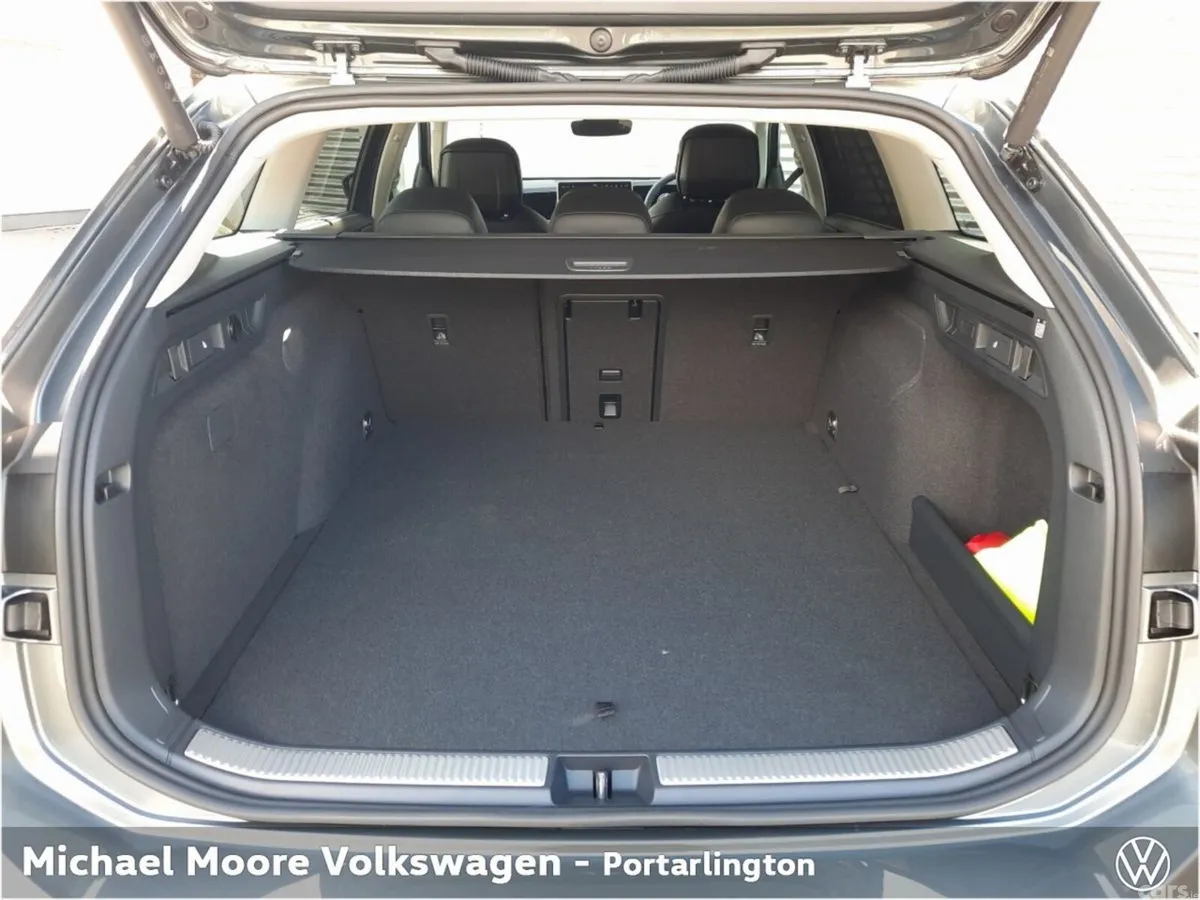 Volkswagen Passat Estate, Petrol Plug-in Hybrid, 2027, Grey