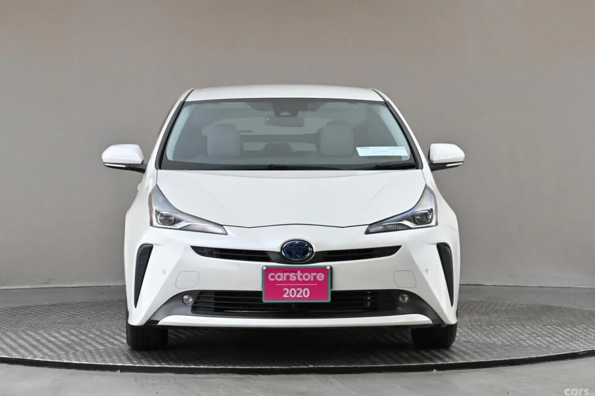 Toyota Prius Hatchback, Petrol Hybrid, 2020, White