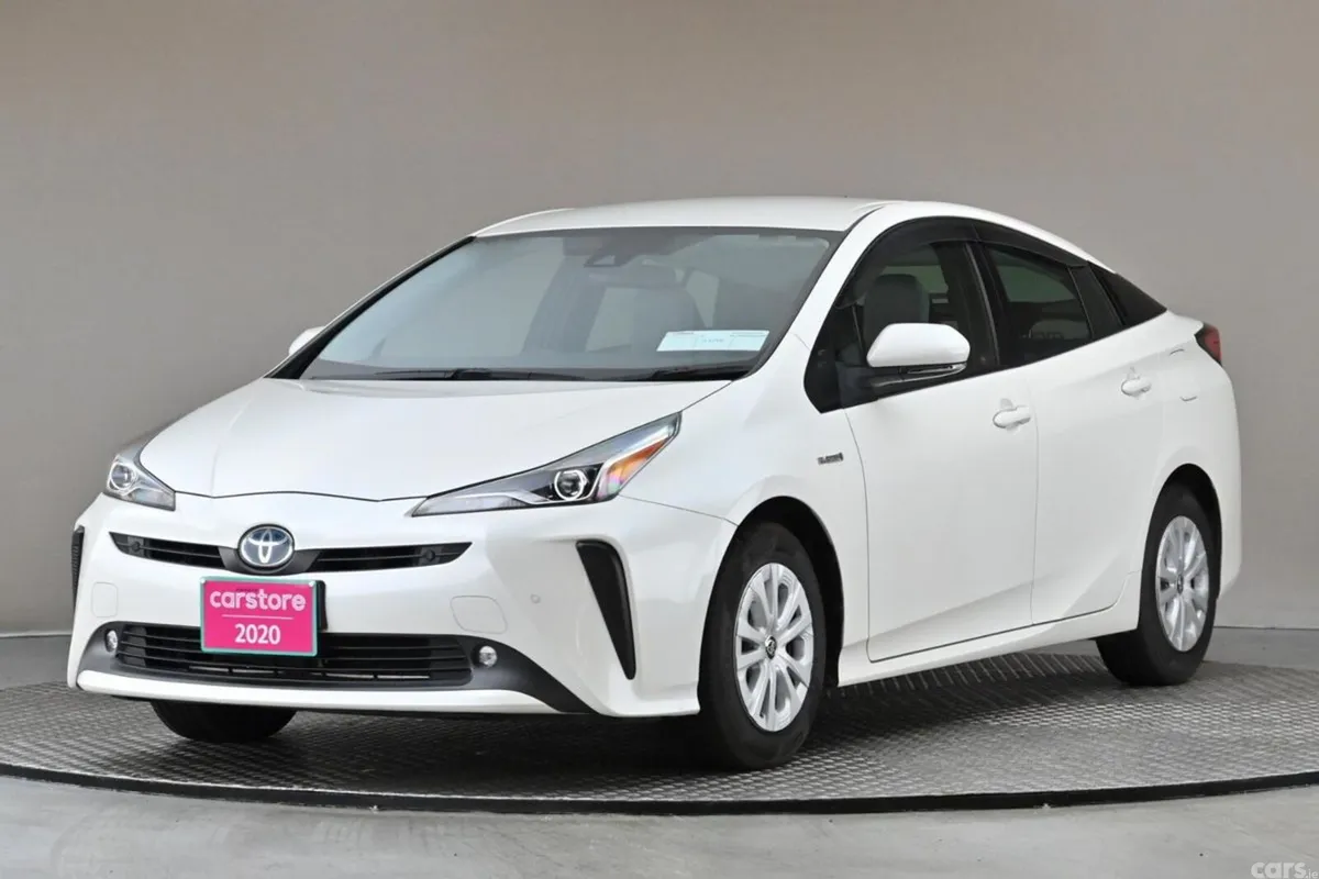 Toyota Prius Hatchback, Petrol Hybrid, 2020, White