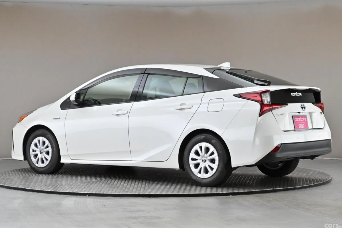 Toyota Prius Hatchback, Petrol Hybrid, 2020, White